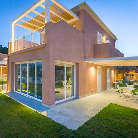 Residence Delfino, Portorosa Фурнари Екстериор снимка