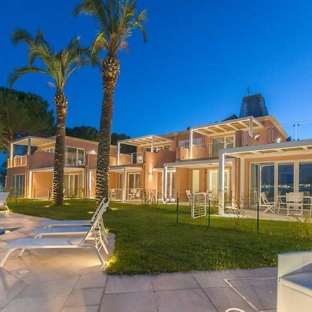 Residence Delfino, Portorosa Фурнари Екстериор снимка