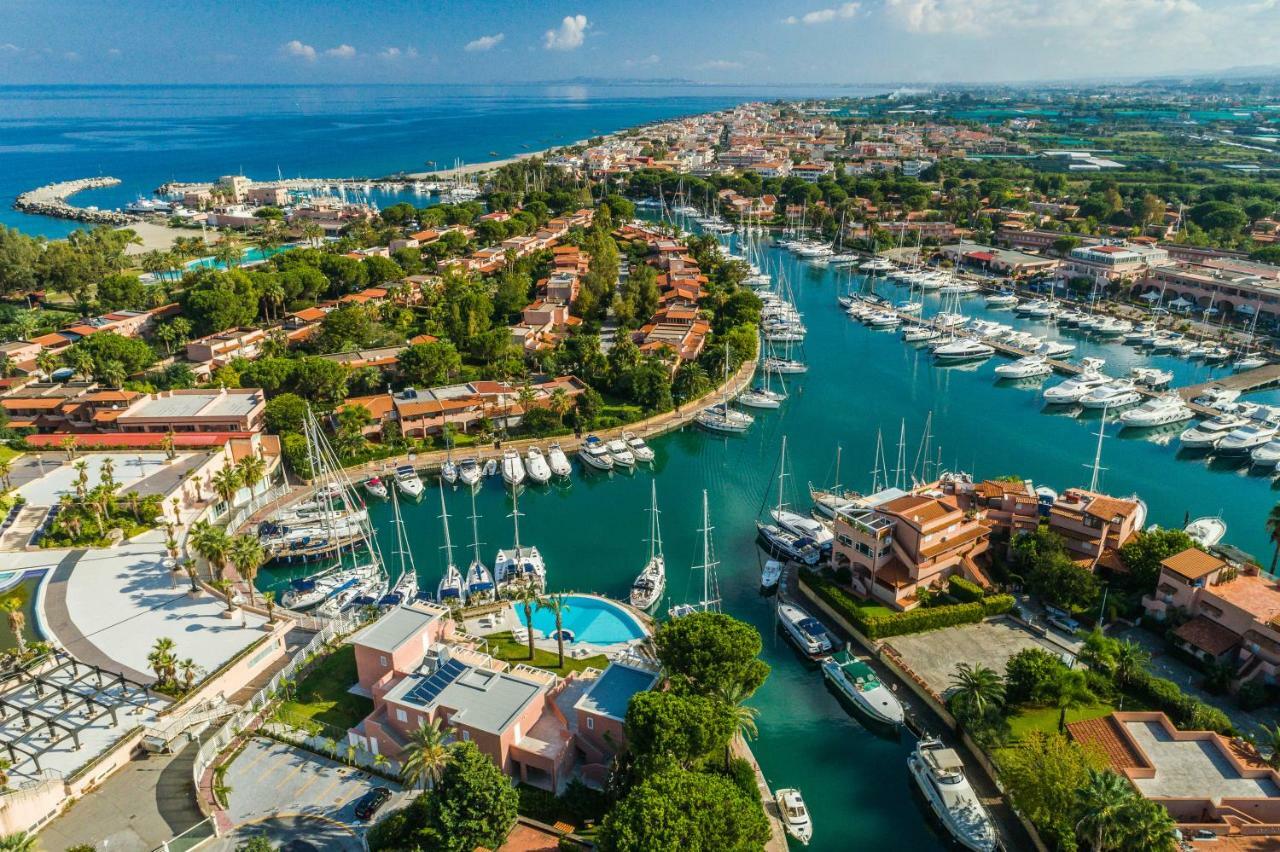 Residence Delfino, Portorosa Фурнари Екстериор снимка