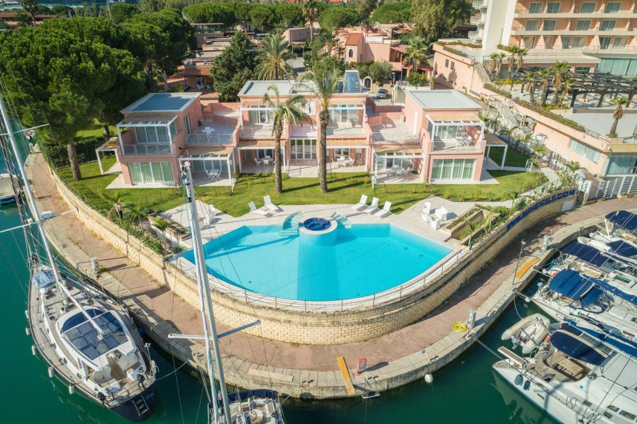 Residence Delfino, Portorosa Фурнари Екстериор снимка