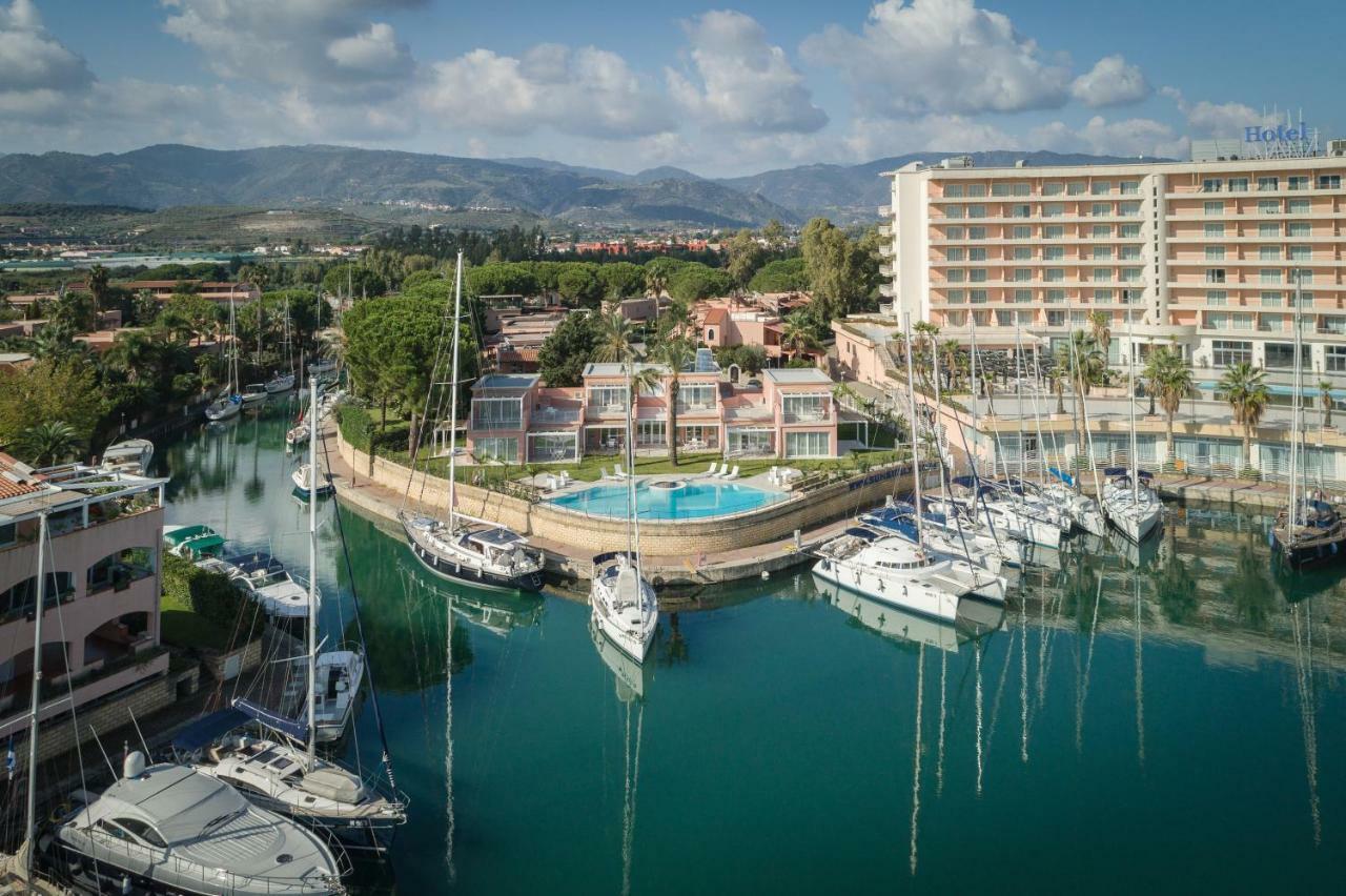 Residence Delfino, Portorosa Фурнари Екстериор снимка
