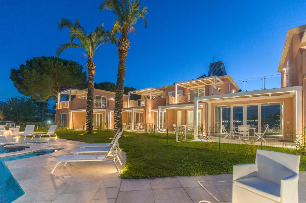 Residence Delfino, Portorosa Фурнари Екстериор снимка