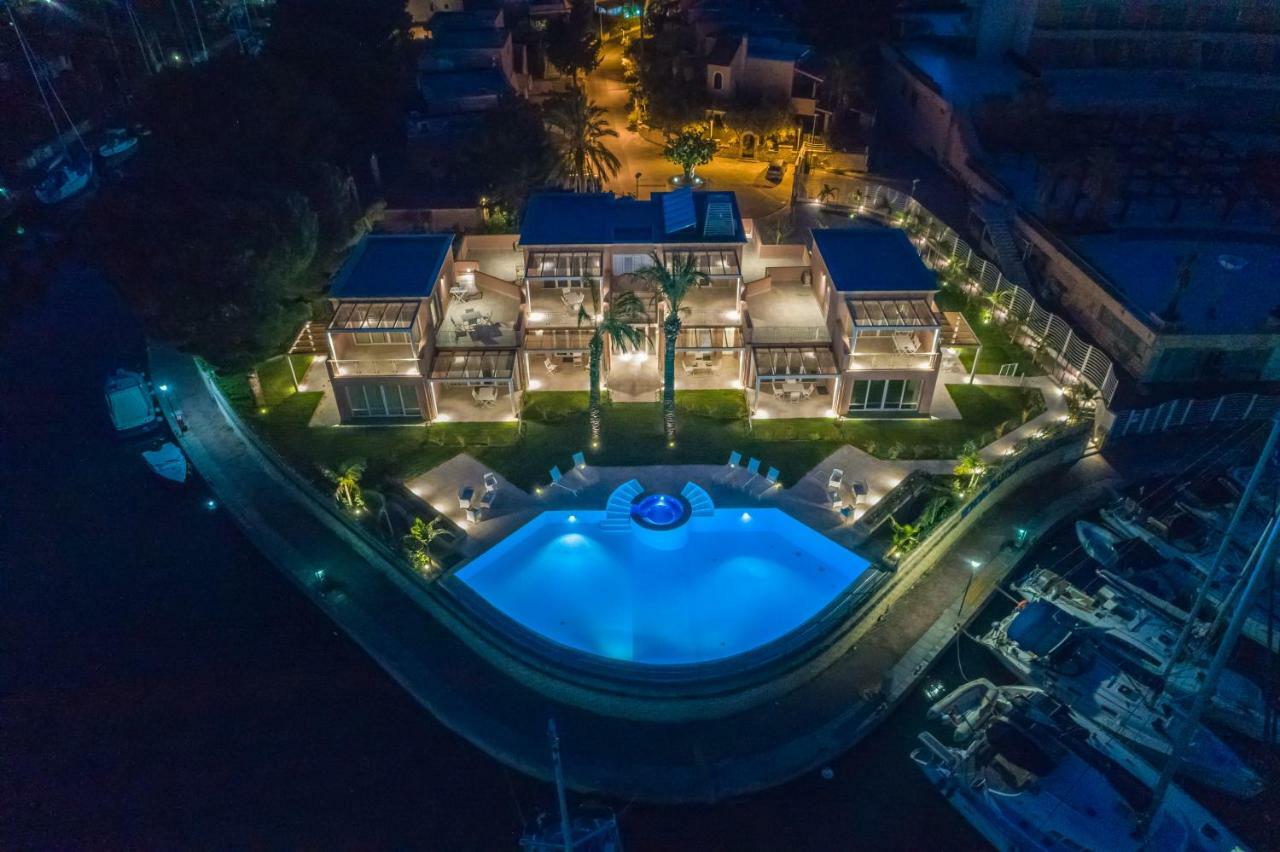 Residence Delfino, Portorosa Фурнари Екстериор снимка