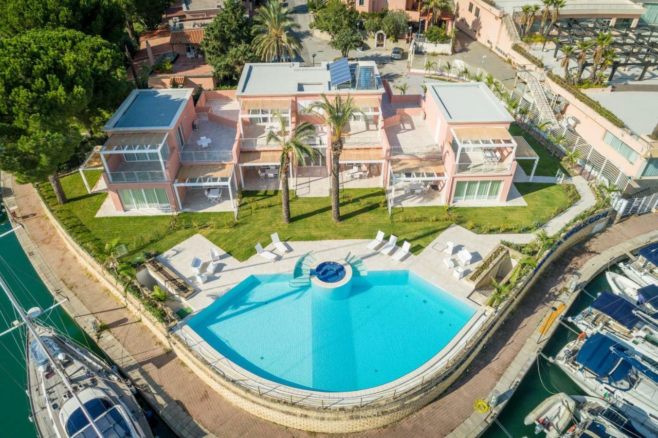Residence Delfino, Portorosa Фурнари Екстериор снимка