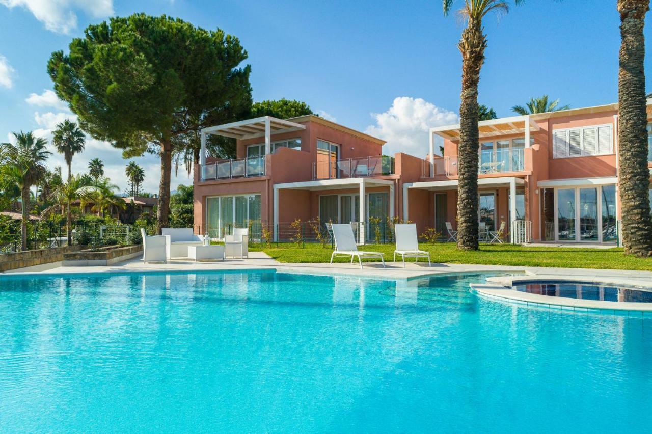 Residence Delfino, Portorosa Фурнари Екстериор снимка