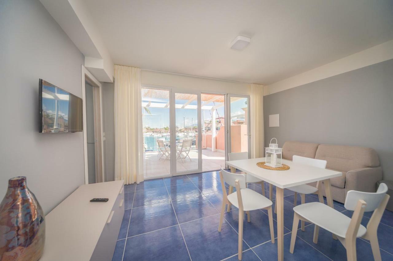 Residence Delfino, Portorosa Фурнари Екстериор снимка
