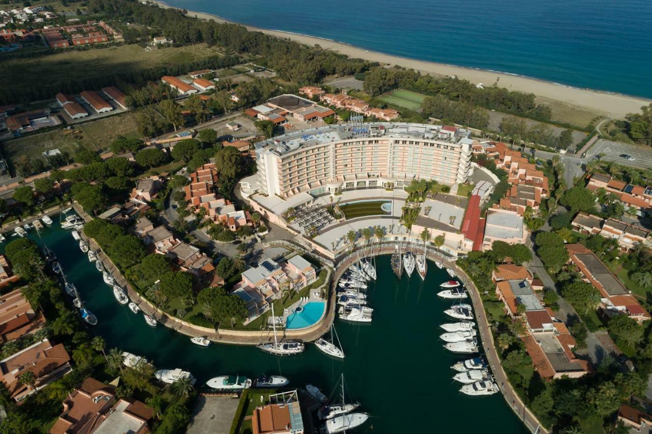 Residence Delfino, Portorosa Фурнари Екстериор снимка