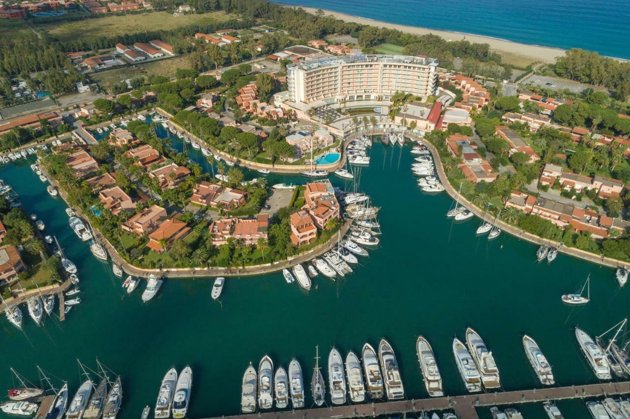 Residence Delfino, Portorosa Фурнари Екстериор снимка