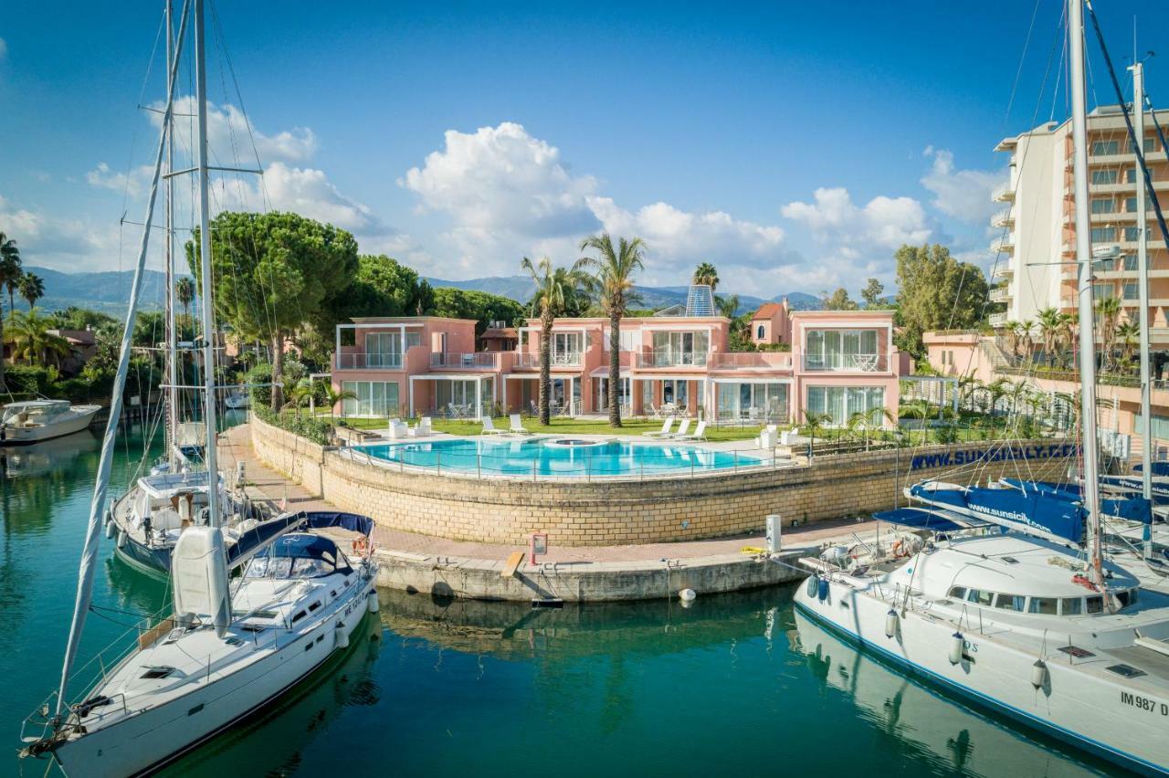 Residence Delfino, Portorosa Фурнари Екстериор снимка