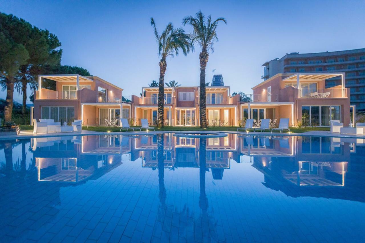 Residence Delfino, Portorosa Фурнари Екстериор снимка