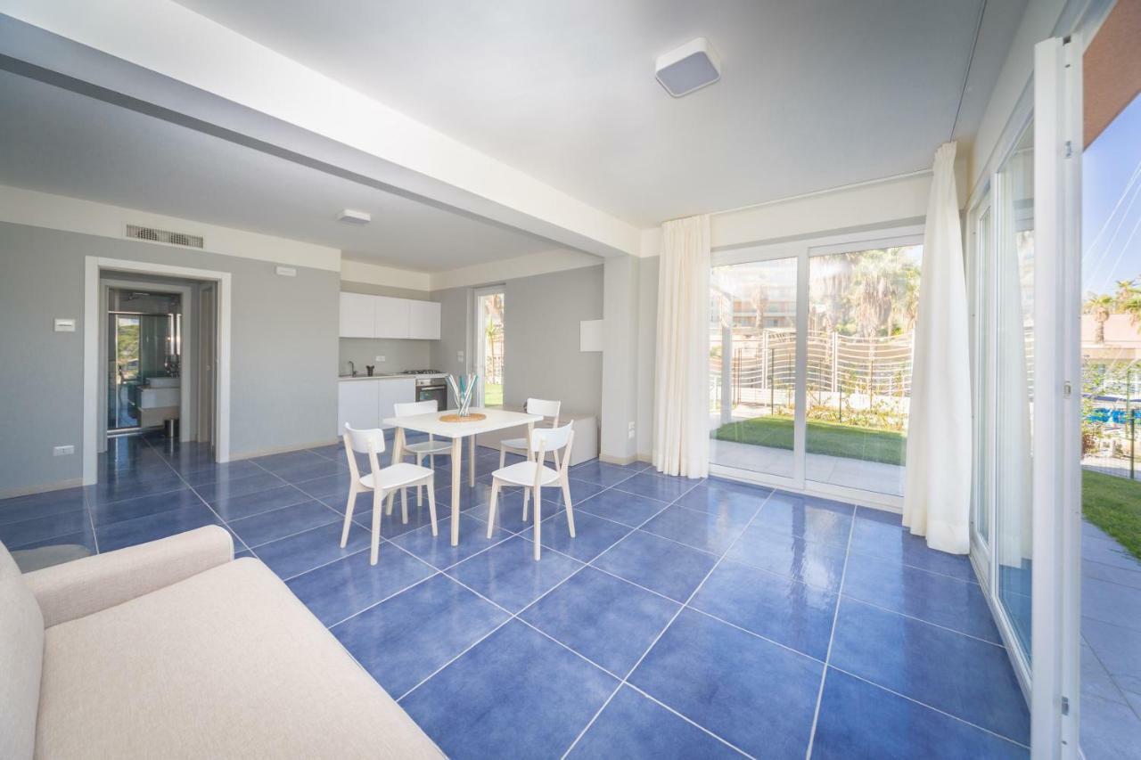 Residence Delfino, Portorosa Фурнари Екстериор снимка