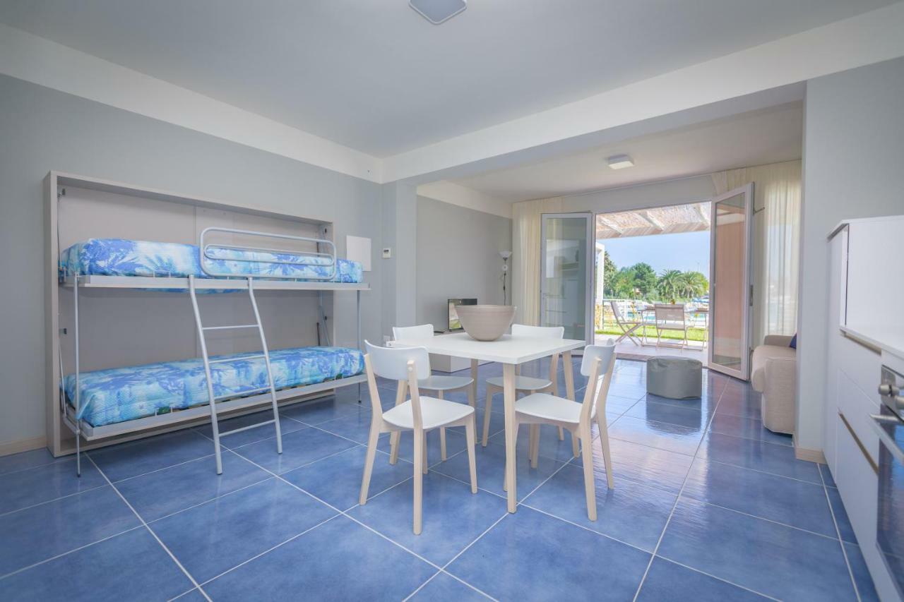 Residence Delfino, Portorosa Фурнари Екстериор снимка