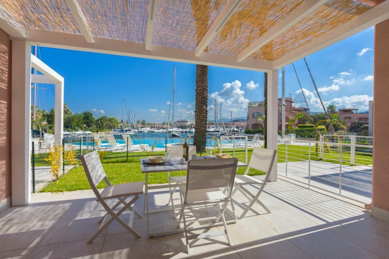 Residence Delfino, Portorosa Фурнари Екстериор снимка