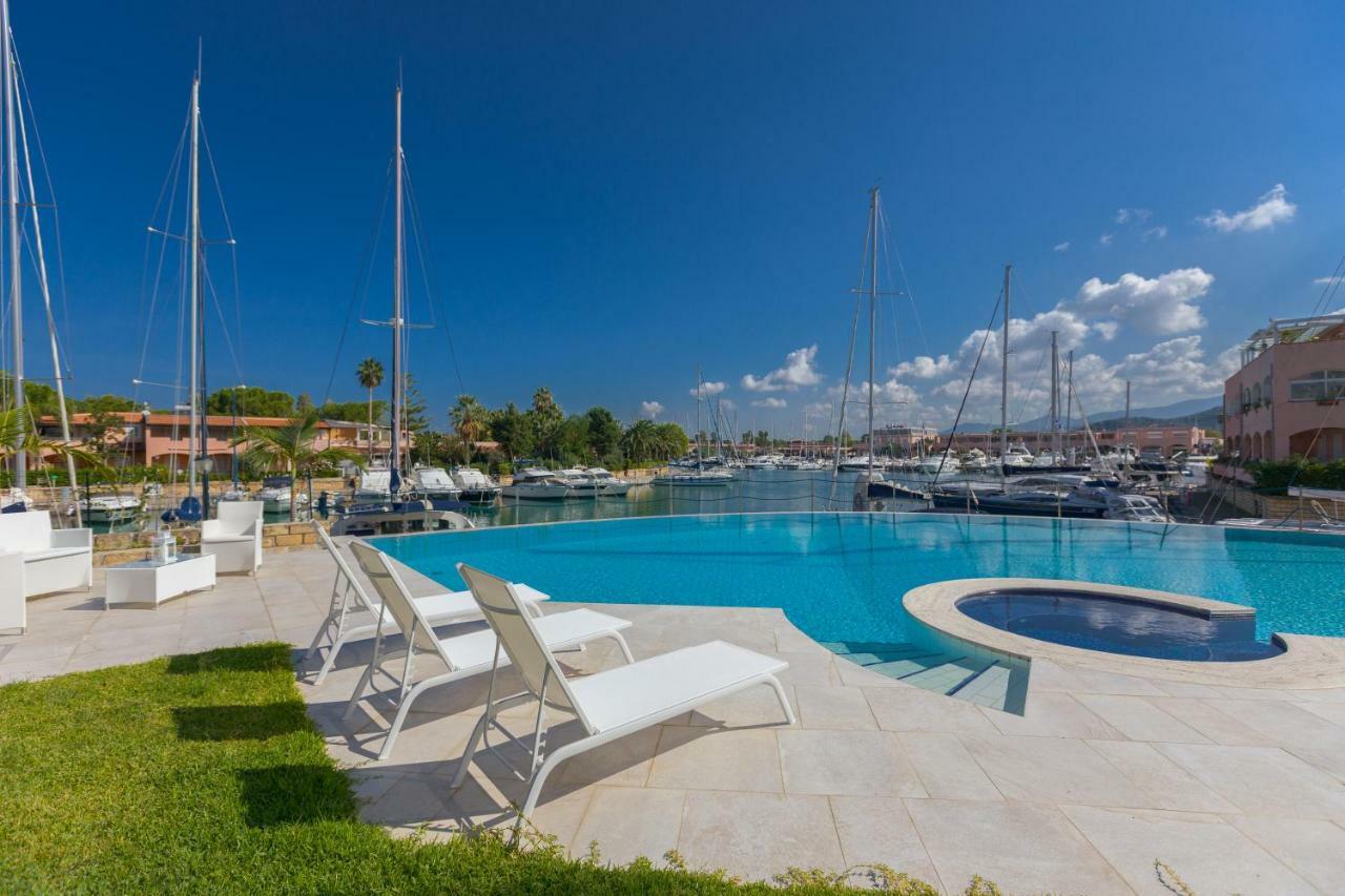 Residence Delfino, Portorosa Фурнари Екстериор снимка