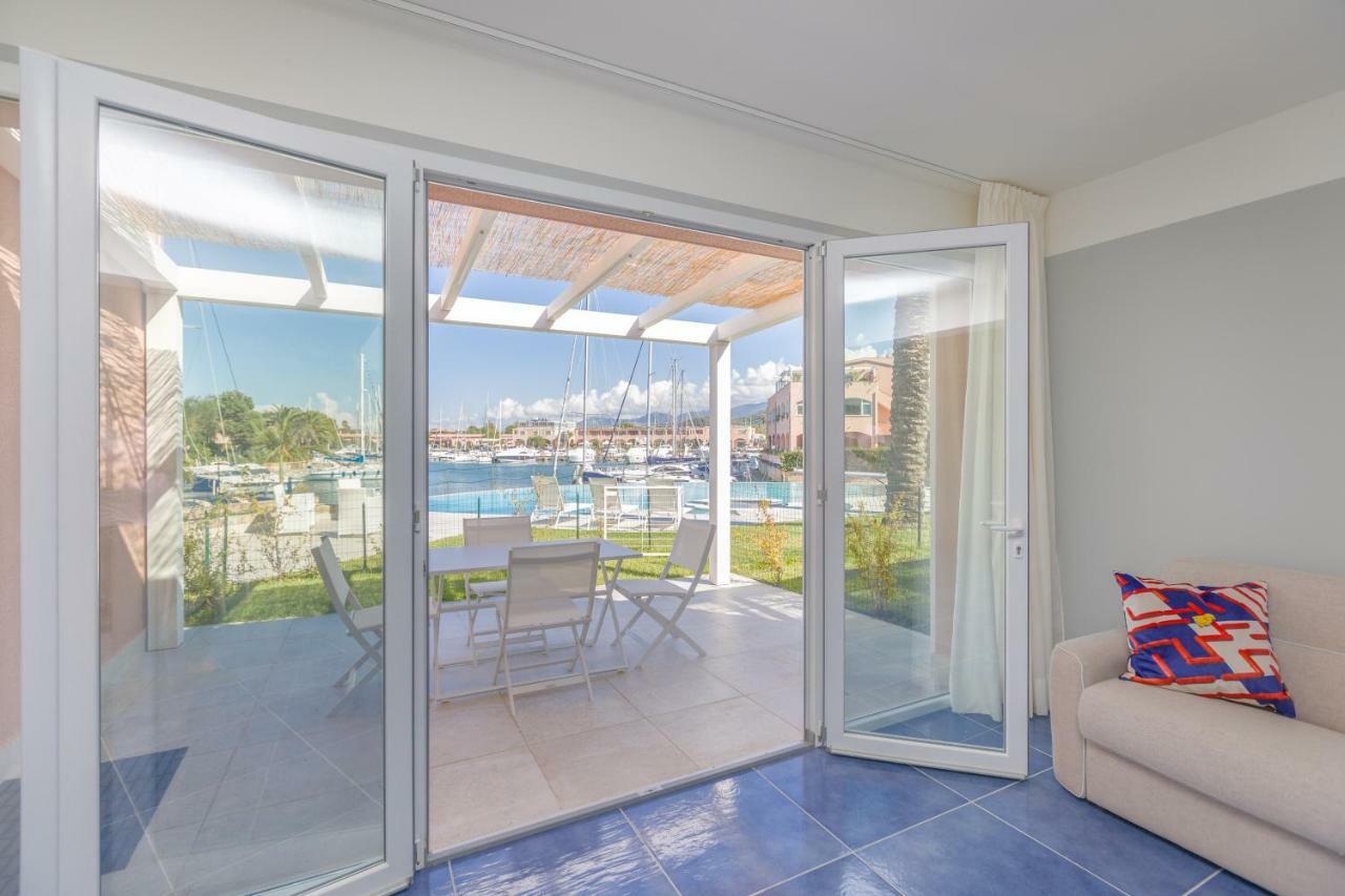 Residence Delfino, Portorosa Фурнари Екстериор снимка