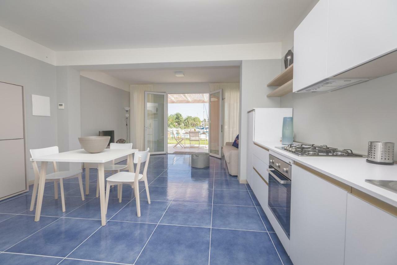 Residence Delfino, Portorosa Фурнари Екстериор снимка