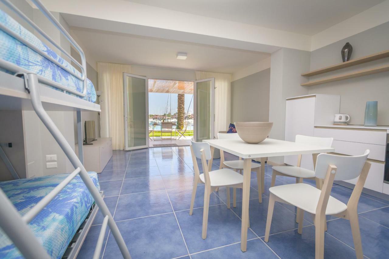 Residence Delfino, Portorosa Фурнари Екстериор снимка
