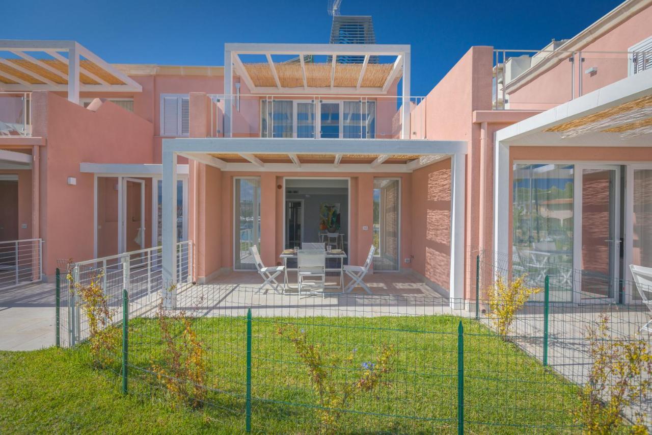 Residence Delfino, Portorosa Фурнари Екстериор снимка
